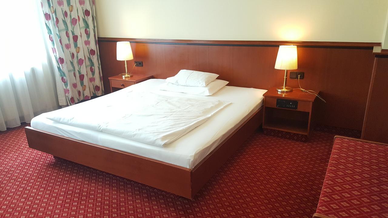 Landhotel Jagdhof Guntramsdorf Exterior photo